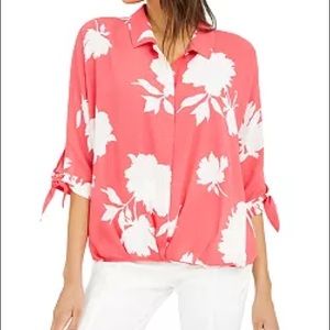 NWT Alfani Beautiful coral and white top
